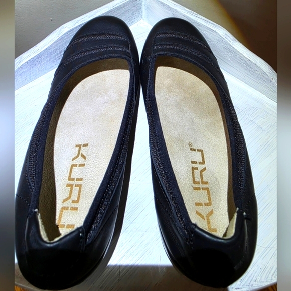 KURU Grace Black Leather Ballet Flats - Picture 5 of 7